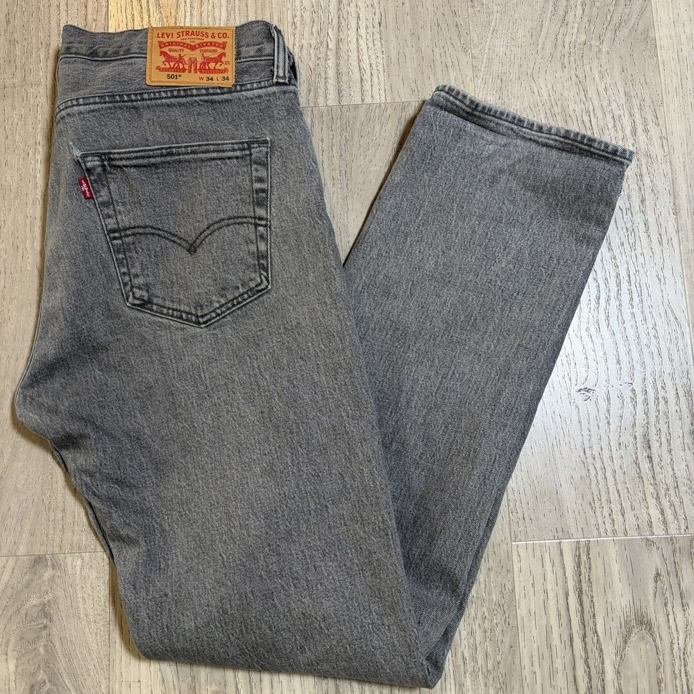 Levis 501 Jeans Mens 34x34 Grey Denim‎ Pants Button Fly Straight Faded Workwear